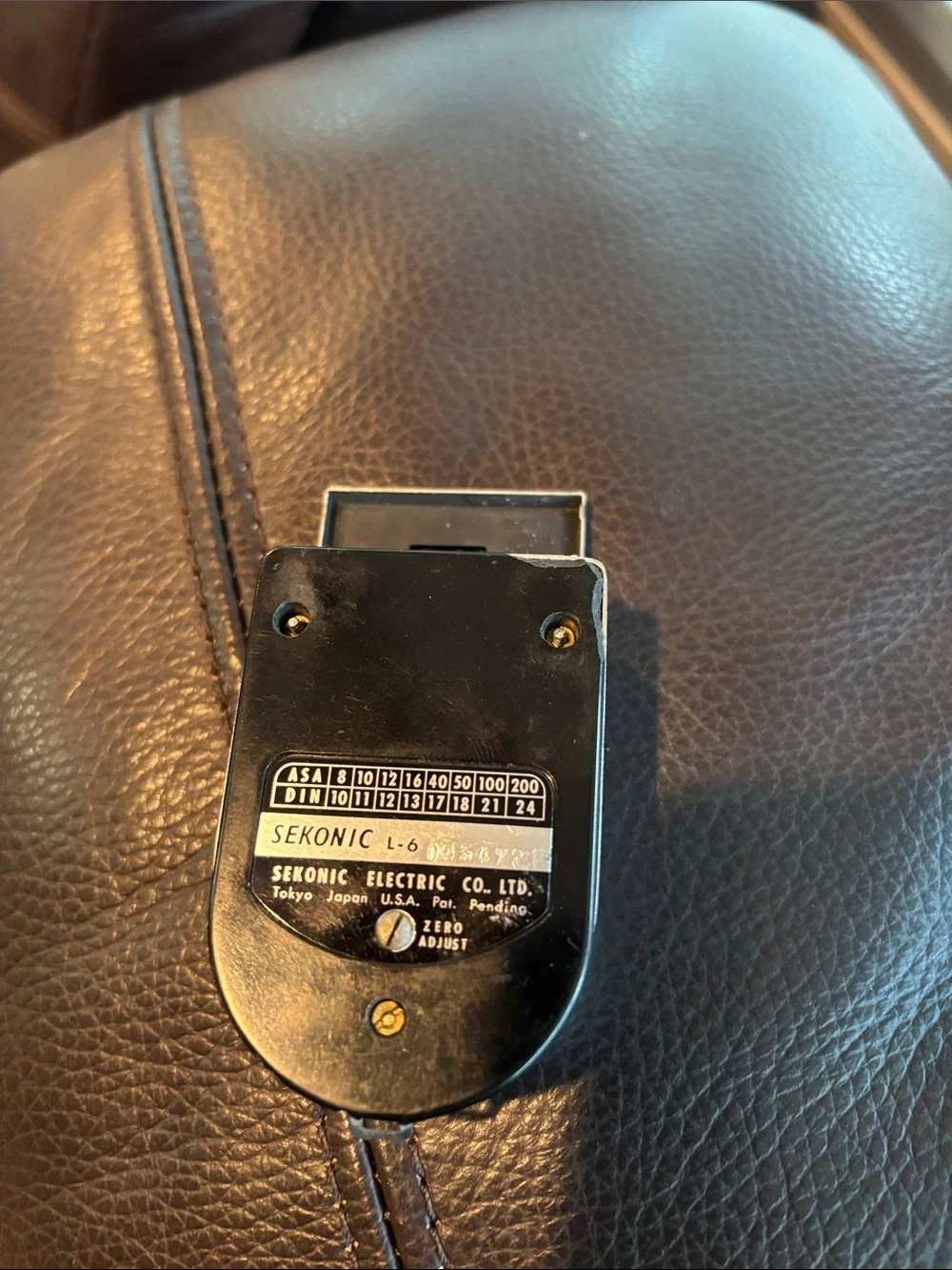 Sekonic L-6 Light Silver Light Meter - Compact Vintage Exposure Meter